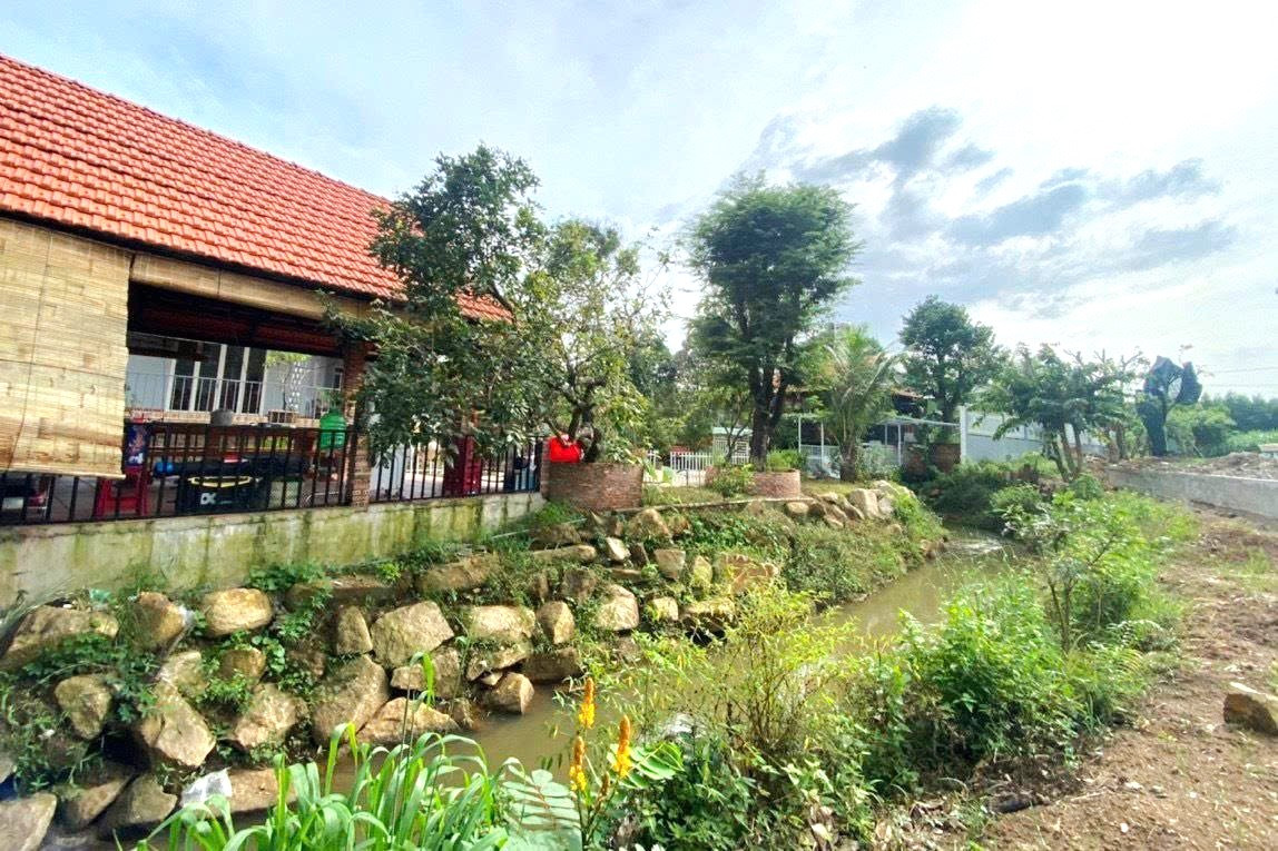 BÁN GẤP 2.334M² ĐẤT ĐẸP GẦN CHỢ, TRƯỜNG, KCN NHẬT – SHR, BÁN ĐÚNG 200TR/MN