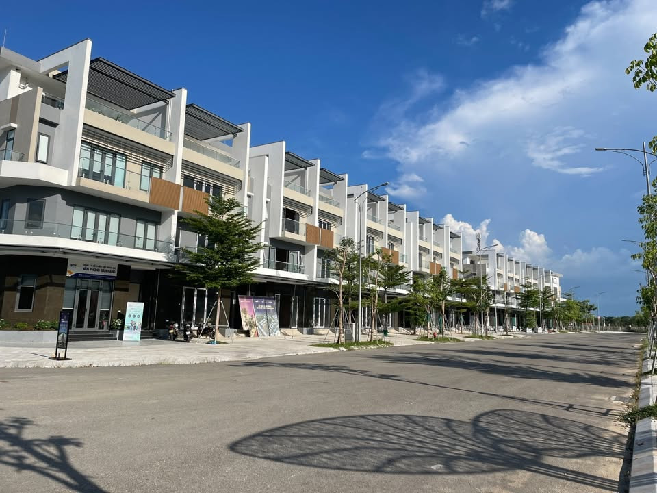 ShopHouse và nhà liền kề BGI TOPAZ DOWNTOWN thuộc khu đô mới An Vân Dương đang cháy hàng