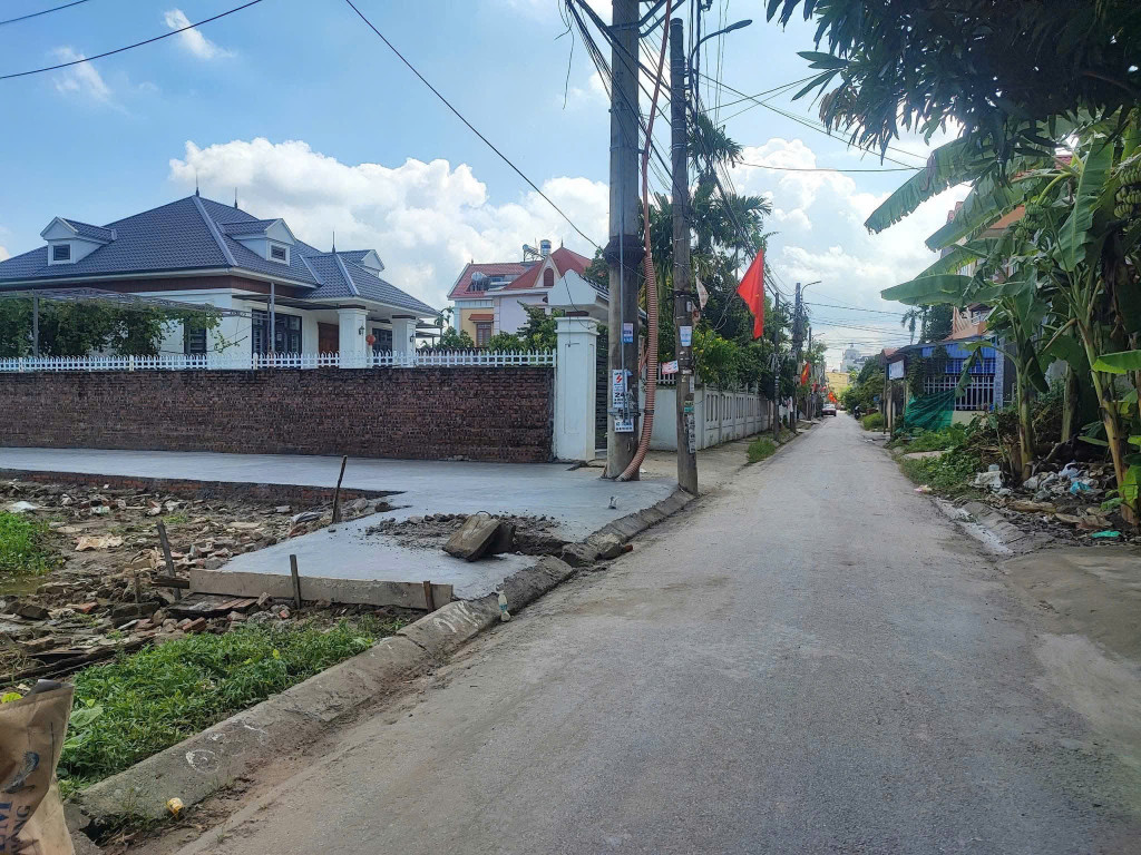 Bán đất 94,4m² ngang 4,7m. đường nhựa 8m. giá 3.48 tỷ Phường An Dương( Tổ 6TT An Dương). liên hệ 0362558882