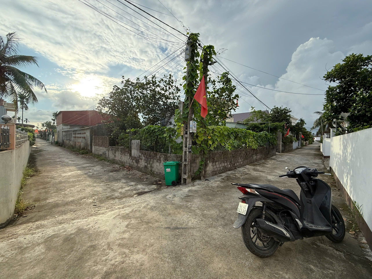 Bán đất 55m² ngang 4,92m . đường thôn 4m. giá 980 triệu Phường An Dương(Quốc Tuấn). liên hệ 0362558882
