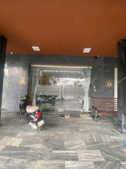 NHÀ 3 TẦNG KIÊN CỐ - SHOPHOUSE ĐẤT XANH MIỀN TRUNG - VỈA HÈ 4.5M