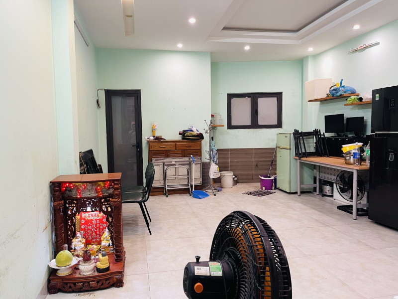 BÁN NHÀ MẶT TIỀN NGÔ QUYỀN - TẶNG  QUÁN CAFE ĐANG KD - CHỈ 7.4 TỶ