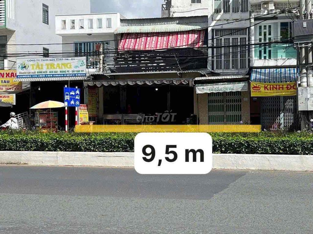 NHÀ MẶT TIỀN ĐƯỜNG NGUYỄN VĂN CỪ 9,5 x 18,7 LỘ 20M