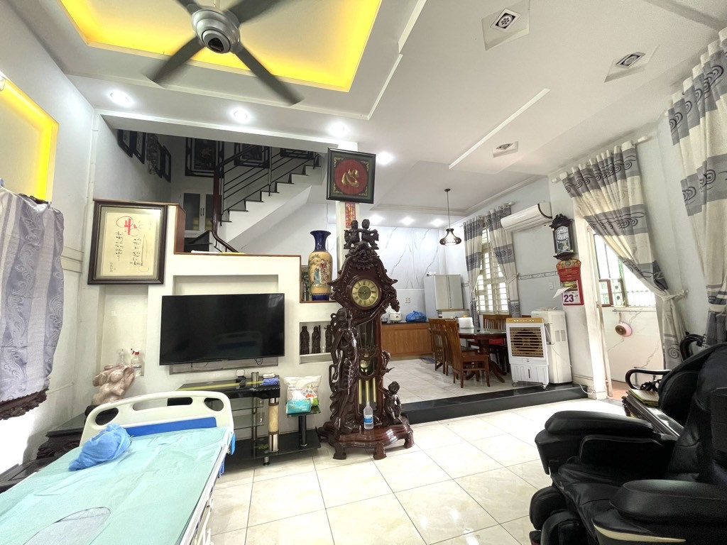 Nhà 3 Tầng - Hẻm 6m Thông, giá 7.5 tỷ Phường 13 , Gò Vấp.