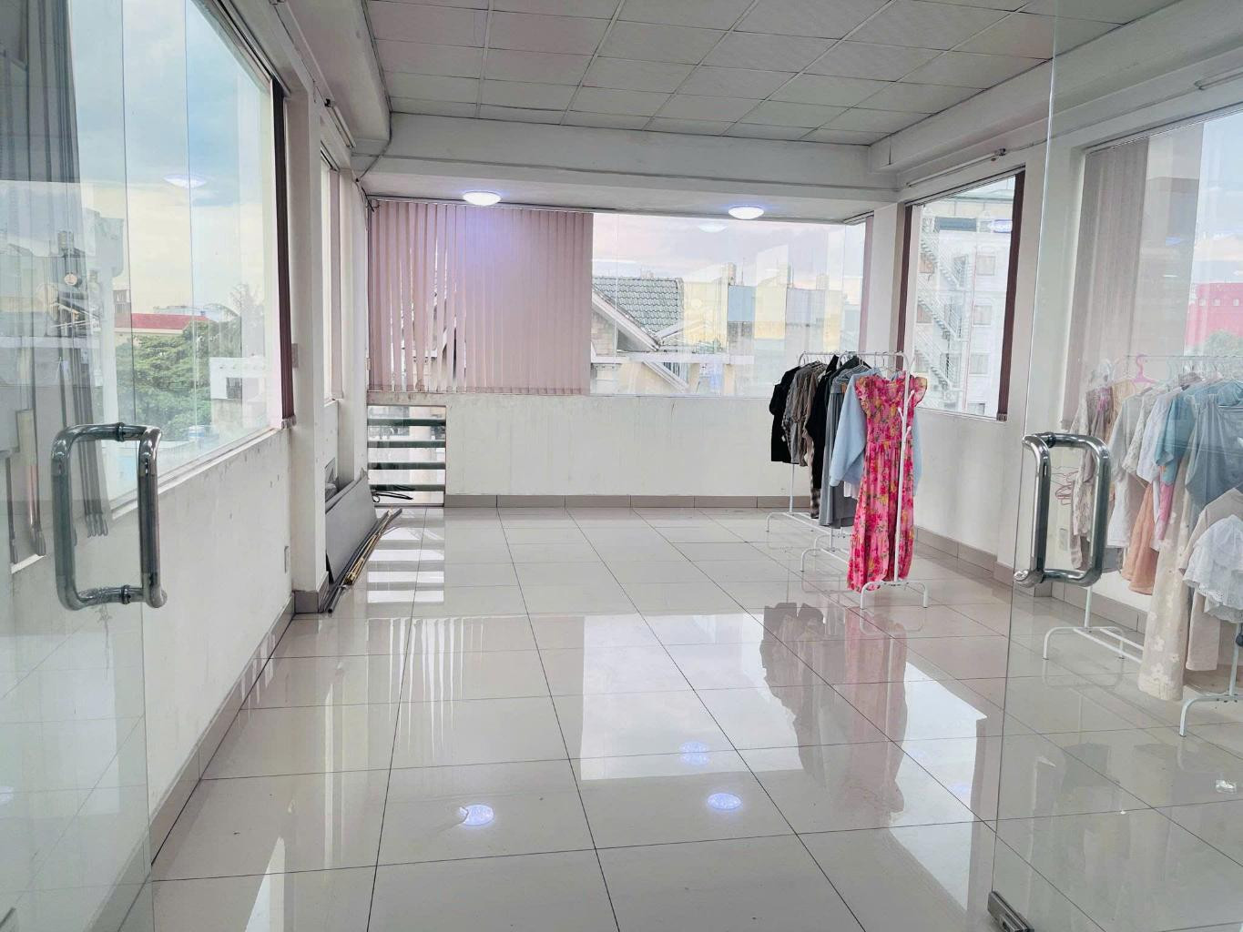 Bán nhà 5 Tầng, Hẻm 6m ôtô, giá 9.2 tỷ Phường 13 , Gò Vấp.