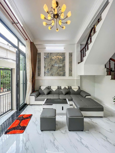 Bán căn nhà 1 trệt lửng, hẻm đường nguyễn văn cừ, tổng 58.8m2, giá bán 2tỷ 350