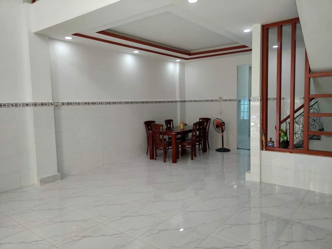 Bán nhà quận Bình tân -  Hai mặt hẻm xe hơi ngang hiếm 5.5m - Chủ bán gấp định cư 5.7 tỷ