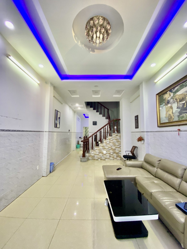 Bán nhà mặt phố quận bình tân - 4 tầng BTCT - Khu nhà cao tầng 8,3 tỷ