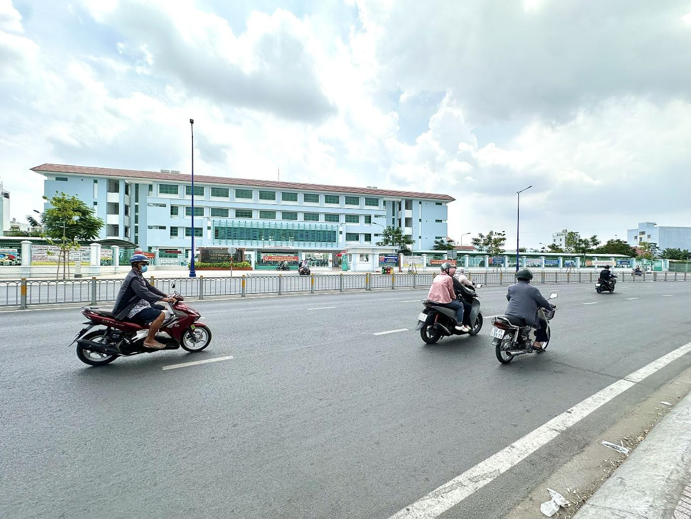 Bán nhà 3 Tầng Mặt Tiền Tên lửa BTĐ B Bình Tân