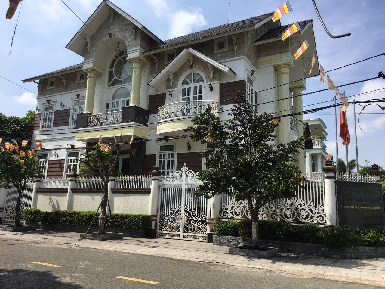 Bán nhà 300m² ngang 12m giá 33 tỷ Phường An Lạc
ngang 12x25 DT đất 300 m2,