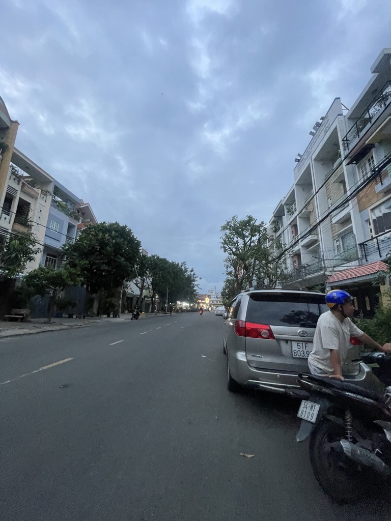 Nhà Mặt Tiền 4 Tầng, Đường ôtô, giá 12 tỷ Phường BTĐB, Bình Tân.