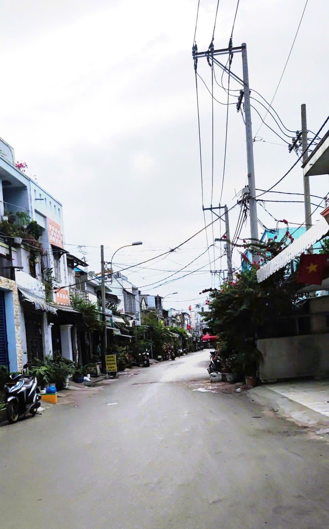 BÁN NHÀ MỚI VÕ VĂN KIỆT – 5,5x11M – HẺM Ô TÔ – CÓ SÂN MINI, GIÁ CHỈ 5,949 TỶ (G6)
