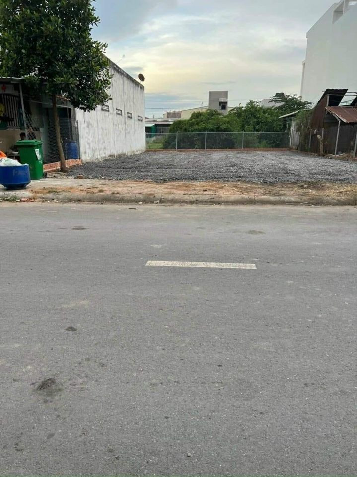 4 LÔ CẦN BÁN GẤP 20X50=1000M2 TC SHR NGAY CHỢ ĐƯỜNG 18M GIÁ 290TR/s