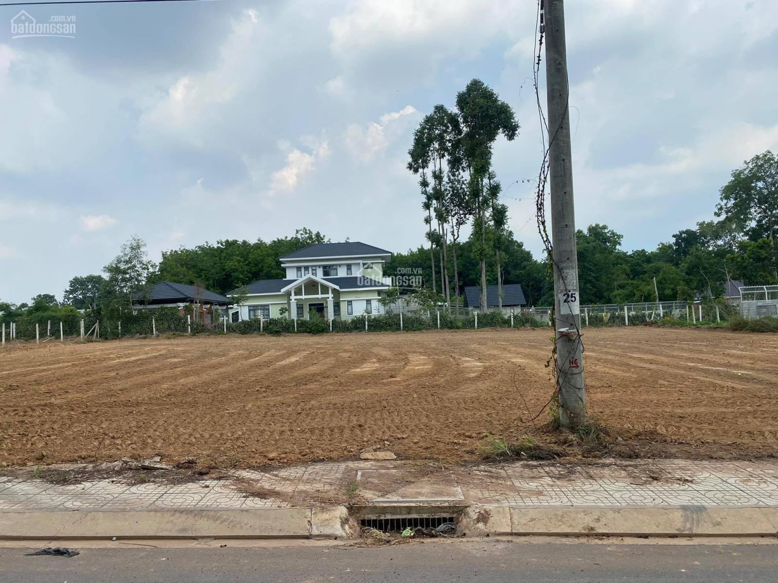 Bán đất 1076.2m² ngang 30m giá 320 triệu Phường An Lộc 0938889035-a út