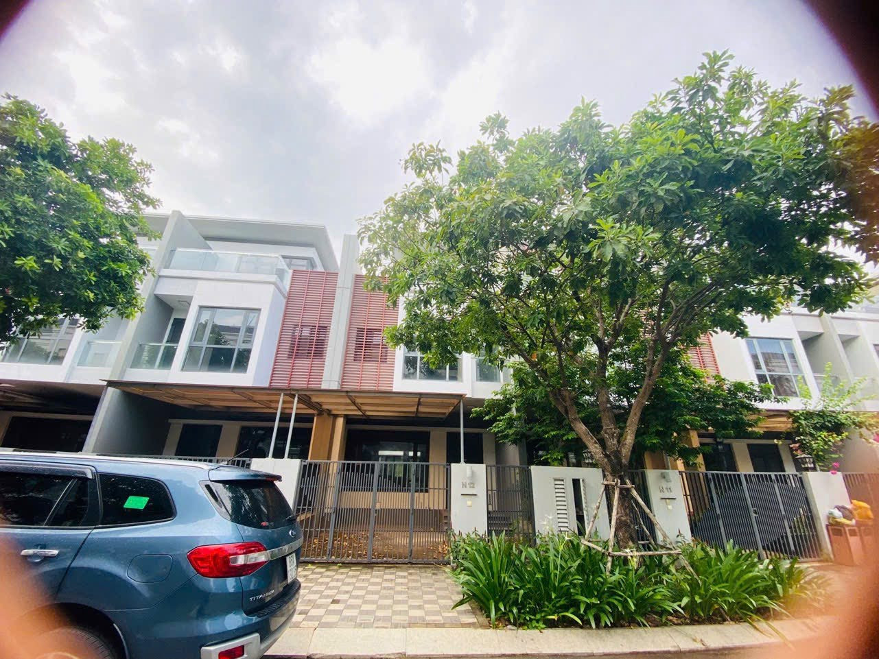 BDS HVL SIÊU HIẾM ! PHỐ ĐÔNG VILLAGE Q2 THÔ 6x18M 205M2 SÀN CHỈ 10.4 TỈ