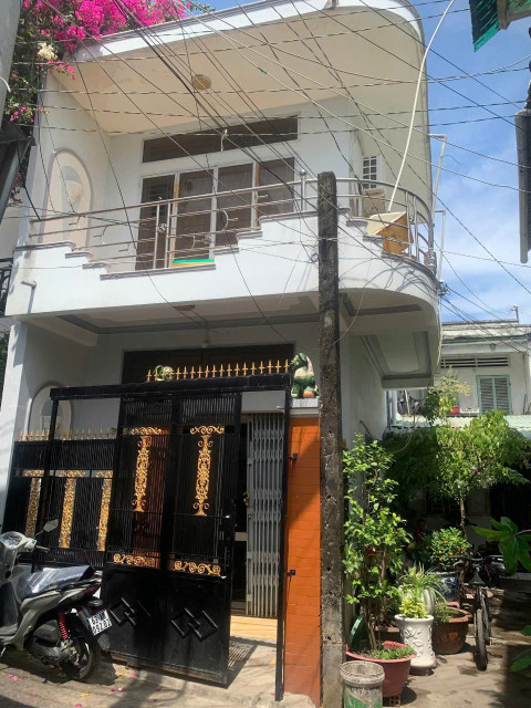 bán căn nhà góc 2 mặt tiền hẻm 5 đường nguyễn việt hồng, nhà 1 trệt 1 lầu, dtsd 91m2, giá bán 2,8 tỷ