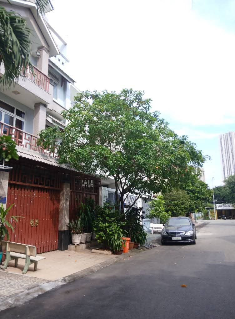 BÁN BIỆT THỰ KDC SÔNG GIỒNG QUẬN 2 ngang 7m dt sàn 259,9m2