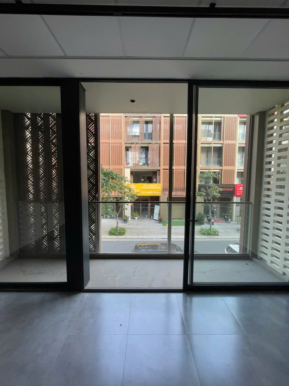 BDS HVL  CHO THUÊ nhà phố Soho hoàn thiện nội thất, máy lạnh âm trần, thang máy đầy đủ