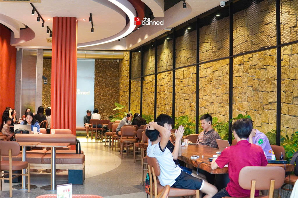 CHO THUÊ QUÁN CAFE-SANG NHƯỢNG- MẶT TIỀN TRẦN NÃO- Q2- DOANH THU 300TR/ THÁNG