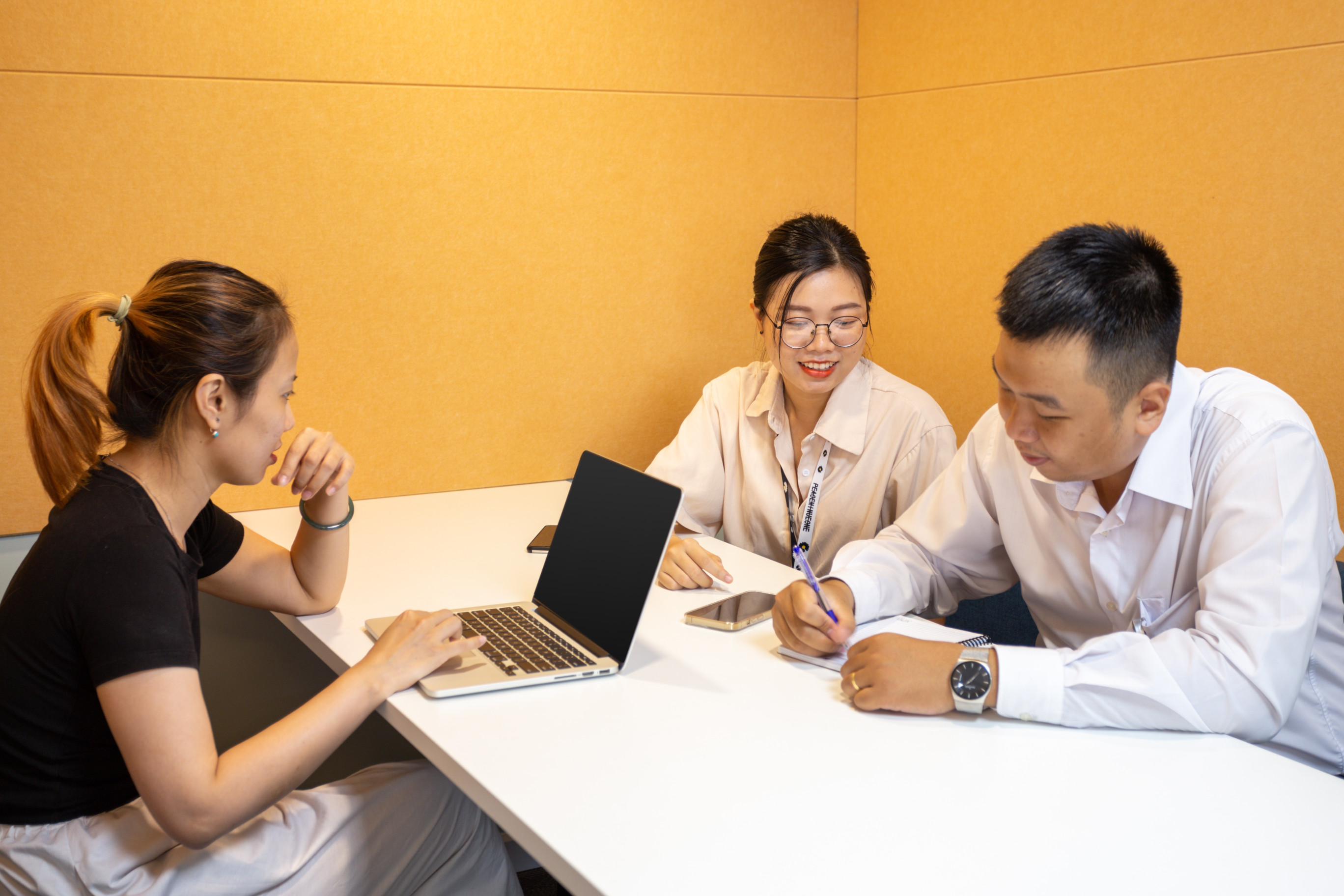 Đặt trước không gian văn phòng mở phù hợp cho doanh nghiệp thuộc mọi quy mô tại Regus Q2 Thảo Điền