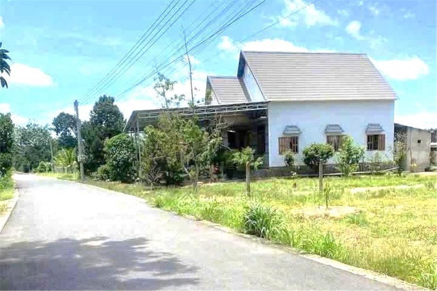 BÁN ĐẤT THỔ CƯ 1.250M2 SẴN 500M THỔ LỘ 18M XE HƠI NGAY SÂN BAY, KHU DU LỊCH 239 TRIỆU/S