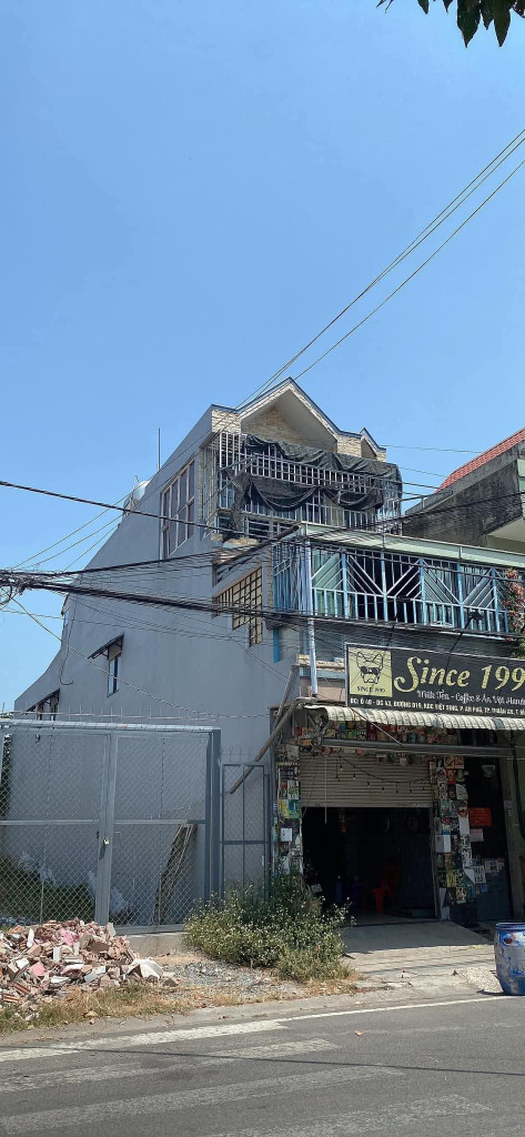 Bán nhà 2 lầu kèm 3 phòng trọ Vsip 1, đường nhựa 8m, vỉ hè 4m