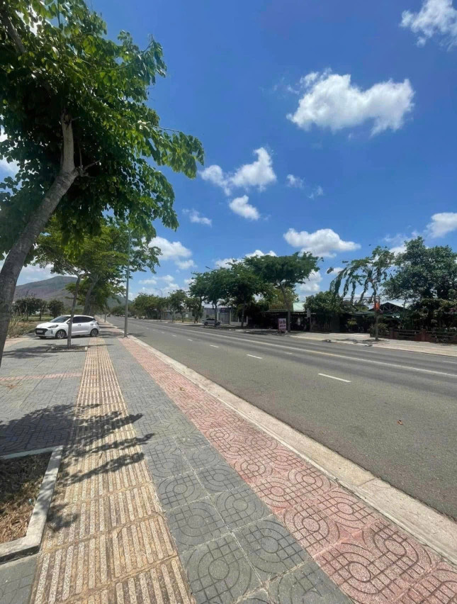 Bán đất 445.8m² ngang 9,4m giá 6 tỷ Đường Mô Xoài Phường Bà Rịa