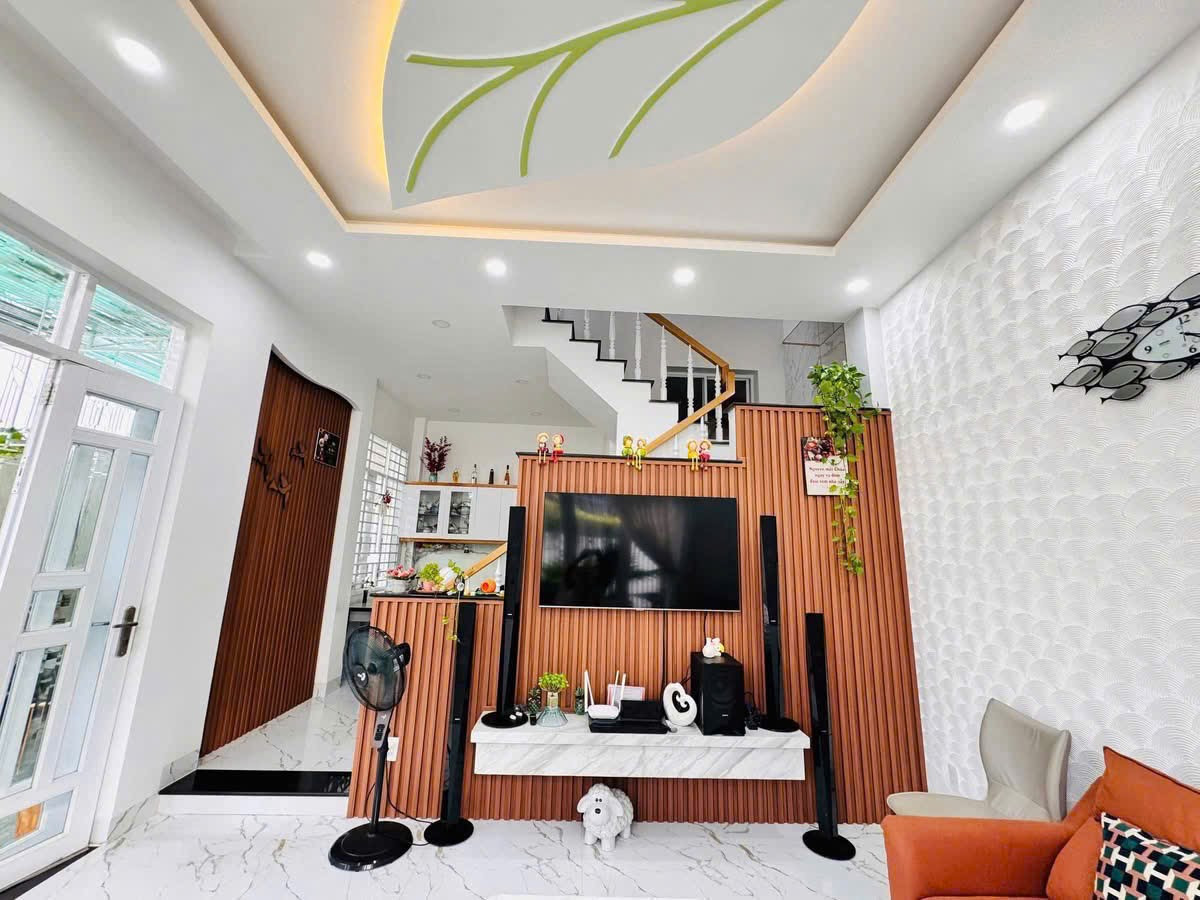 Bán nhà 3 tầng 70.3m² ngang 8.5m giá 6.5 tỷ Phường Bắc Nha Trang