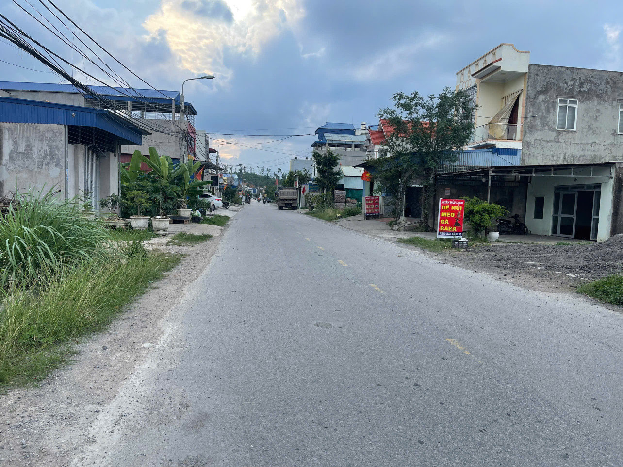 Bán đất 150m² ngang 6m . mặt đường liên xã rộng 12m. giá 2.32 tỷ Phường Bạch Đằng( Minh Tân). liên hệ 0362558882