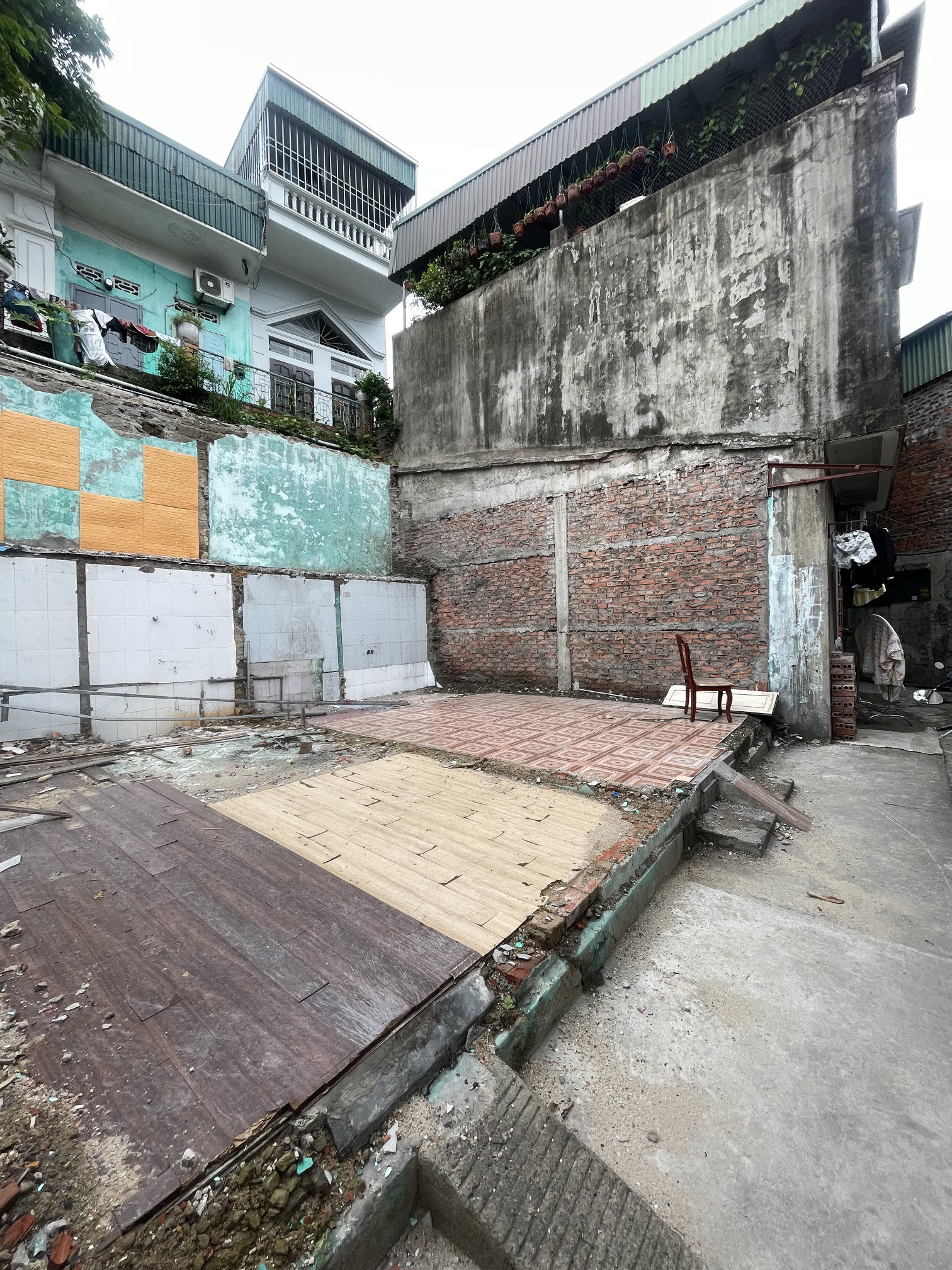 TÀI CHÍNH HƠN 1 TỶ SỞ HỮU LÔ ĐẤT TRUNG TÂM BẠCH ĐẰNG,HẠ LONG