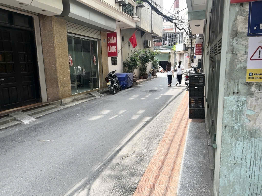 Hồng mai bán 60M tặng nhà lô góc ô tô vào nhà hai bà trưng