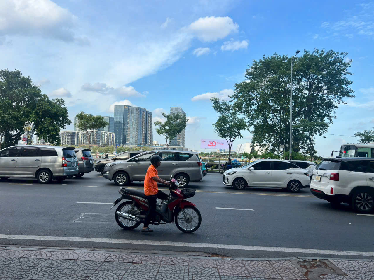 BDS HVL CHO THUÊ TÒA NHÀ GÓC 2 MẶT TIỀN - 4B TÔN ĐỨC THẮNG, P. BẾN NGHÉ, Q.1