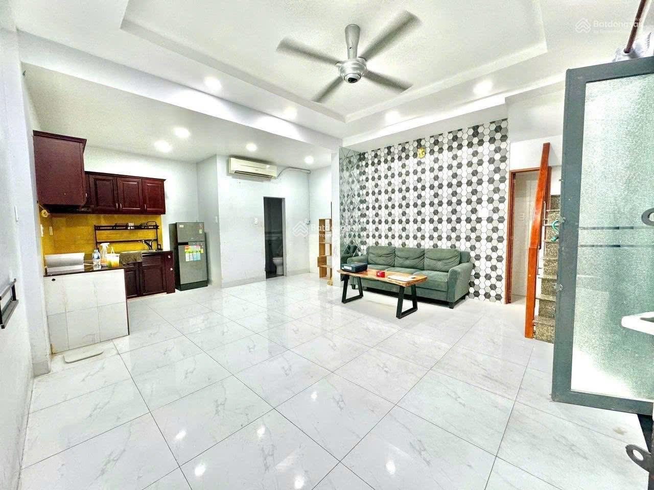 Chủ giảm sâu 300tr, bán nhà đường Lưu Văn Lang, Quận 1, 71.5m2, 3 tỷ8, đang cho thuê 22tr/th, gần chợ Bến Thành