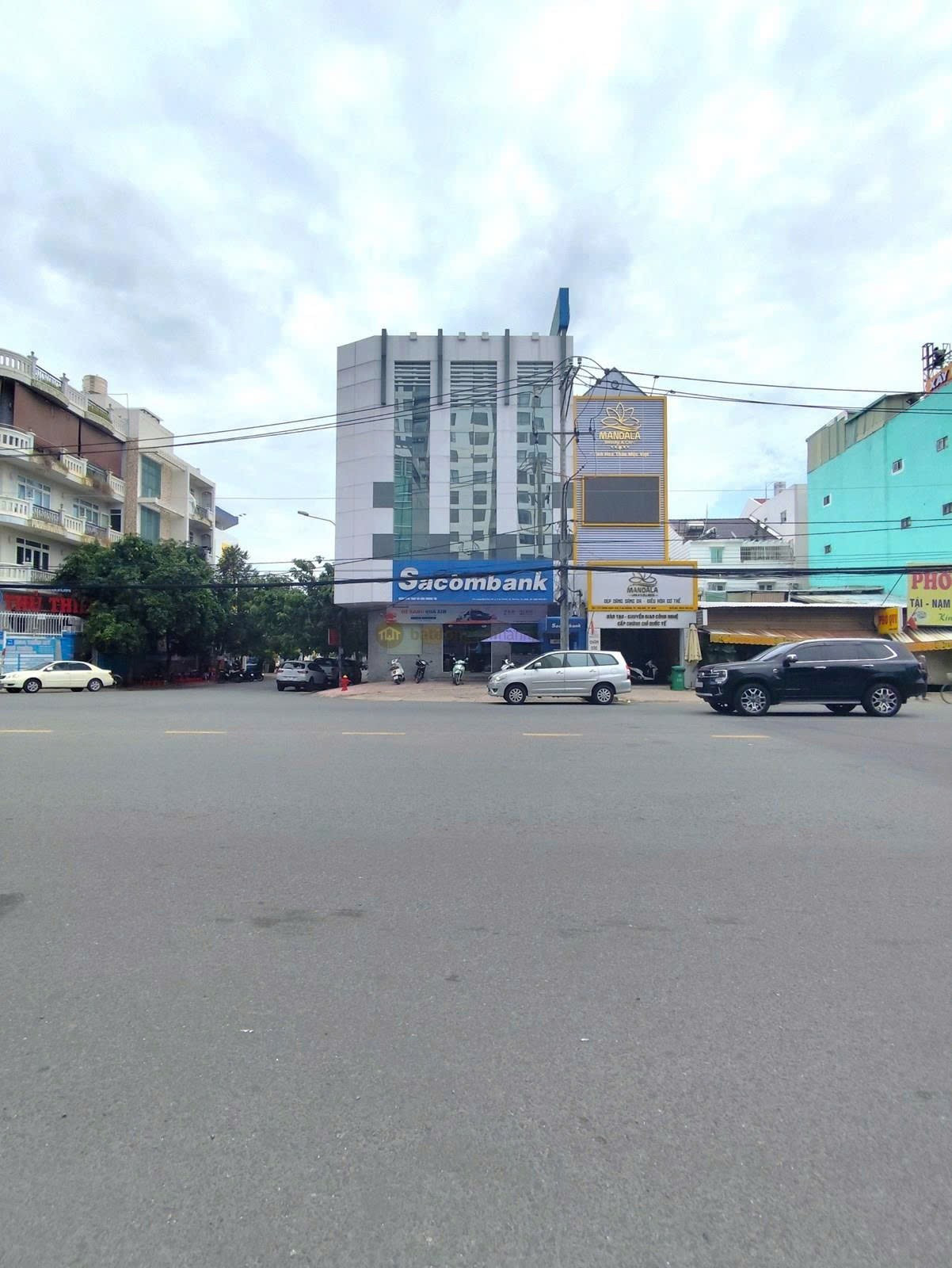 Bán tòa nhà mặt tiền Lương Định Của, Quận 2, Thành Phố Thủ Đức cũ vị trí vip