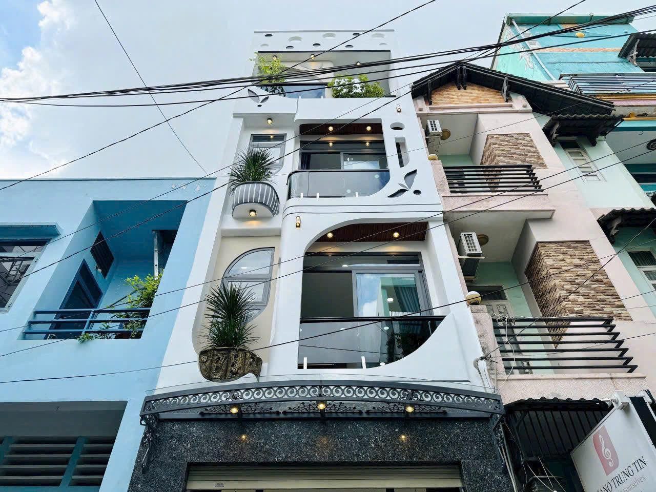 Chủ ngộp tiền cần bán nhà khu vực Thảo Điền P. Bình An, Q. 2, SHR