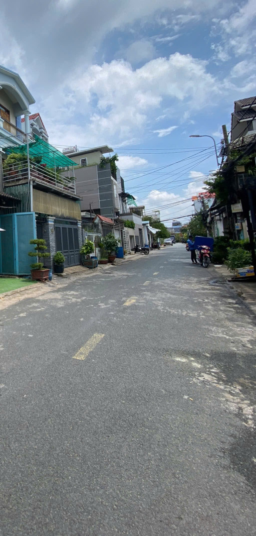 Bán nhà Mt đường số 17 . Đường Lê thị Hoa . 7x22