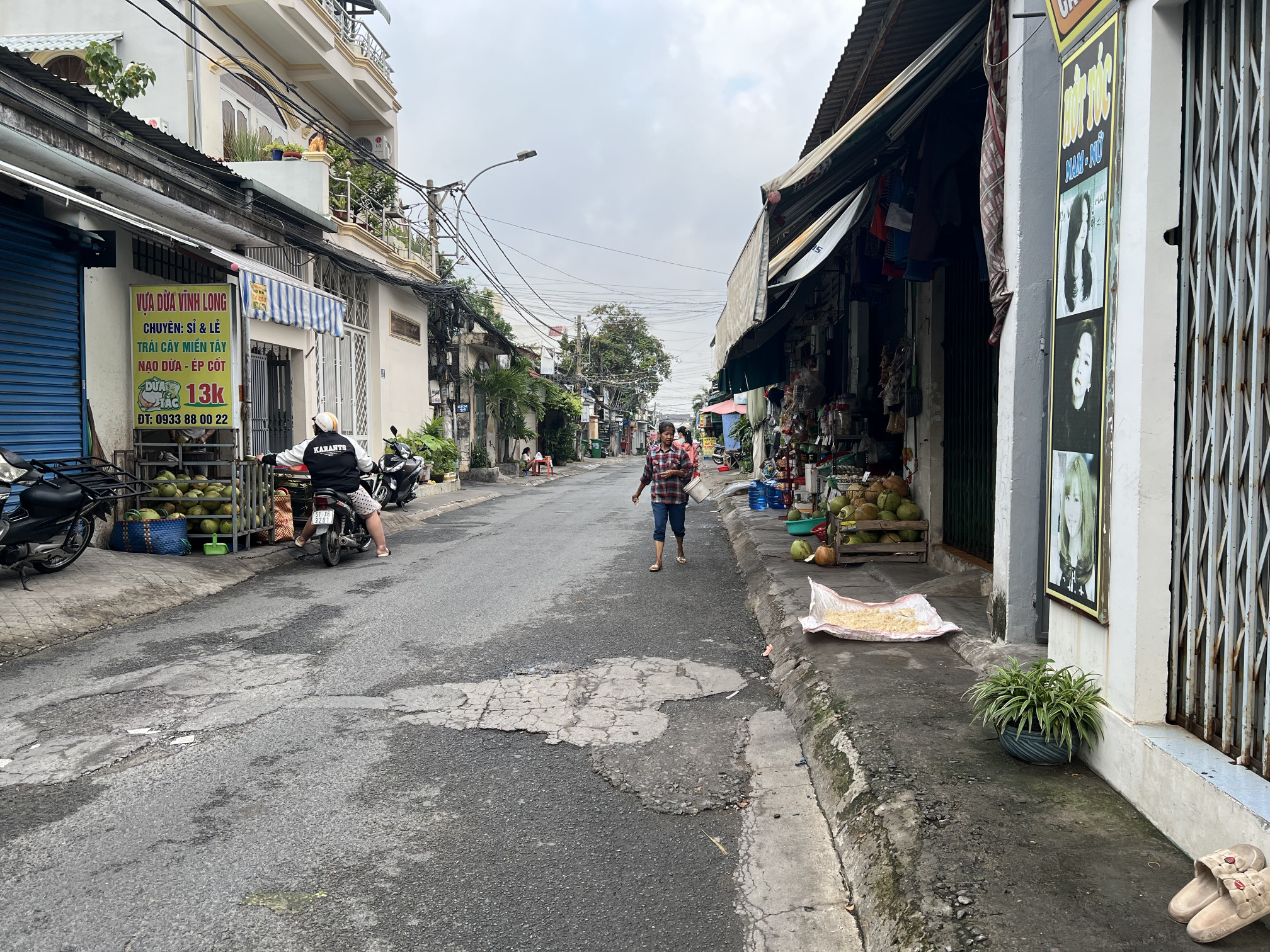 Nhà cấp 4 + 3 căn trọ