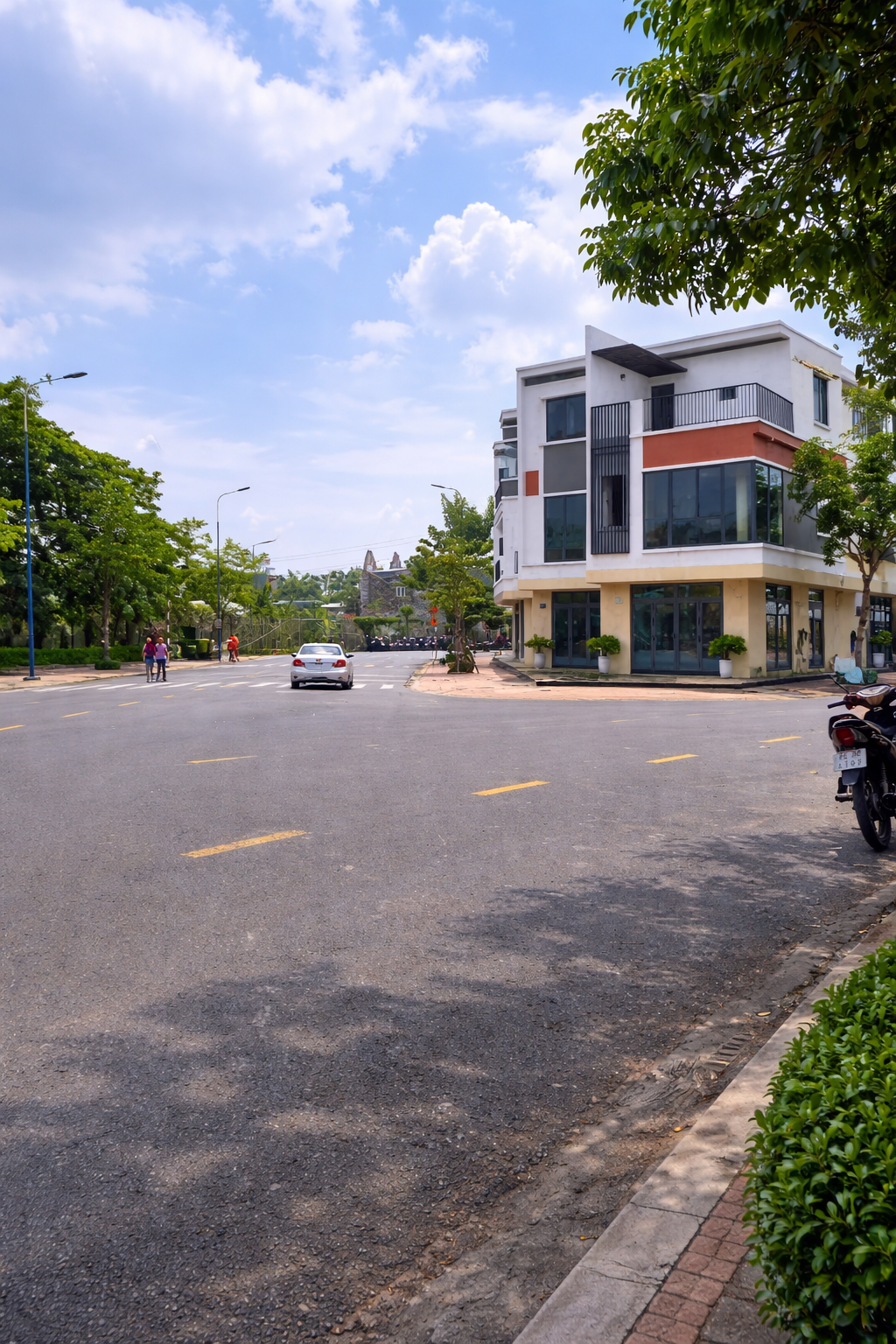 Nhà phố Thuận An GÓC 3 MT đường thông 15m giá đầu tư chỉ 3.95 tỷ/căn