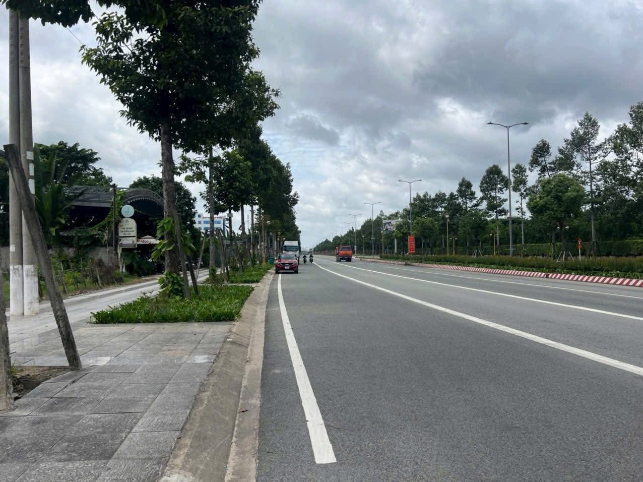 Bán đất  MT HUNG VUONG 5072m² ngang 53m giá 141 tỷ Phường Bình Dương