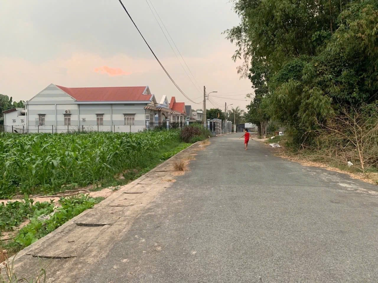 Bán đất Phú Tân  2758.2m² ngang 77m giá 22.2 tỷ Phường Bình Dương 0815422197