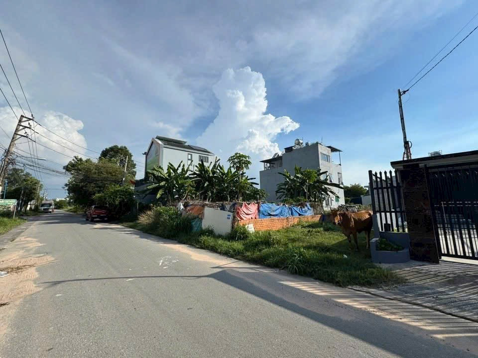 Bán đất DX 40 PHÚ MỸ  170m² ngang 5m giá 3.35 tỷ Phường Bình Dương: 0815422197