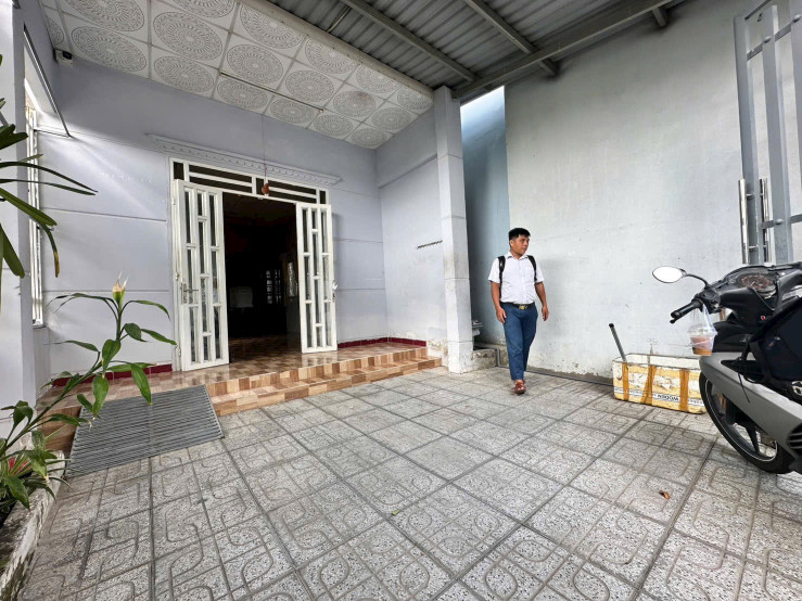 Bán nhà 119.3m² ngang 5,5m giá 2.4 tỷ Phường Bình Dương 0815422197