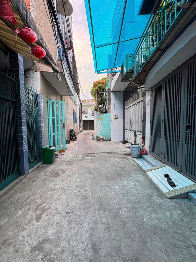 Bán nhà 2 tầng 42m²Ấp chiến lược  Bình Tân