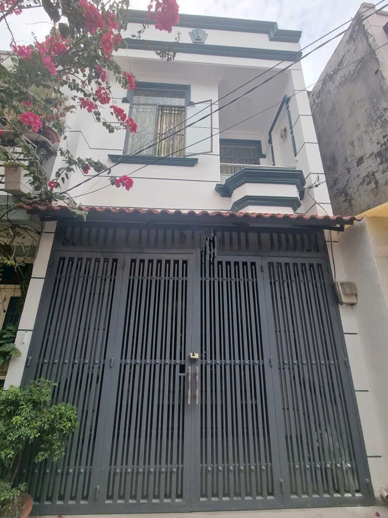 Bán nhà 2 tầng ấp chiến lược 40m² 4.1 tỷ tại Phường Bình Hưng Hoà A Quận Bình Tân
