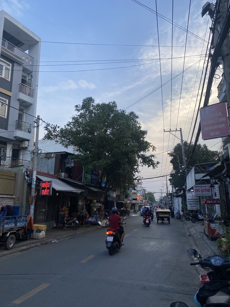 Bán nhà Khách sân mặt tiền đường lô tư 4 tầng 146m² tại Phường Bình Hưng Hoà A Quận Bình Tân