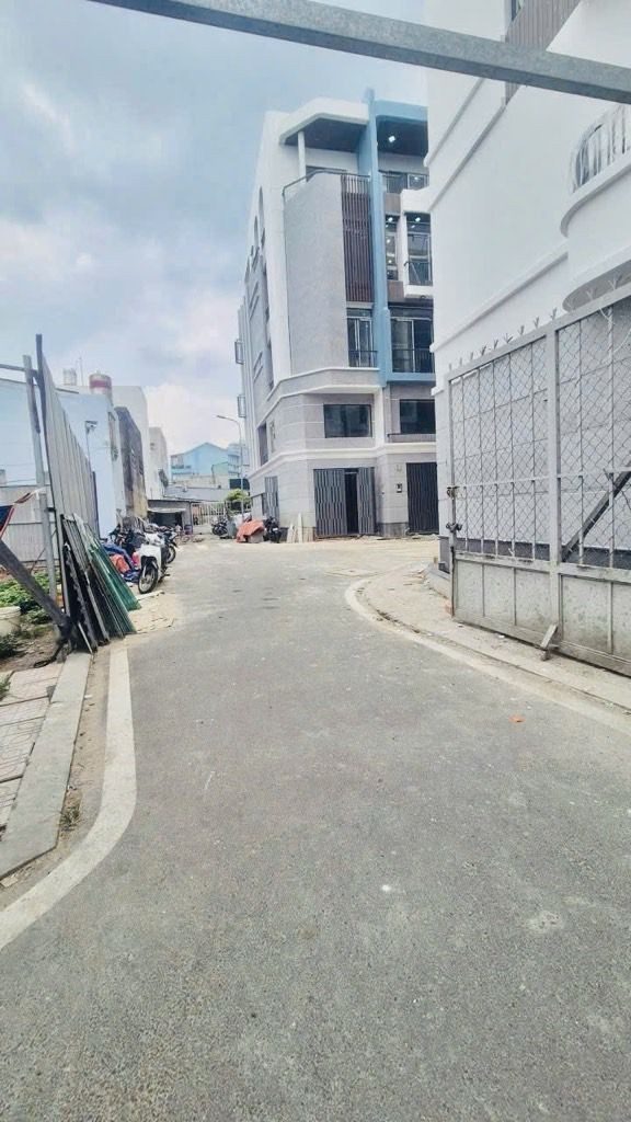 BÁN ĐẤT LÊ VĂN QUỚI BÌNH TÂN 84M2 NGANG 7.2M 5.85 TỶ HẺM XE HƠI THÔNG XÂY 6 TẦNG
