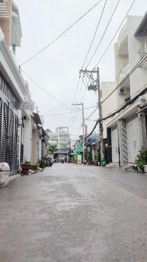 Bán nhà 4 tầng 4×20m đường số 6 Phường Bình Hưng Hoà B Quận Bình Tân