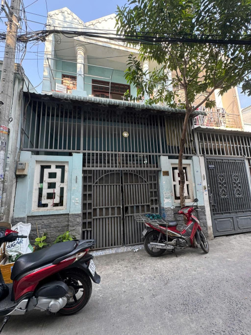 Bán nhà 2 Tầng, Hẻm ôtô Thông, giá 6.2 tỷ Phường BHH , Bình Tân