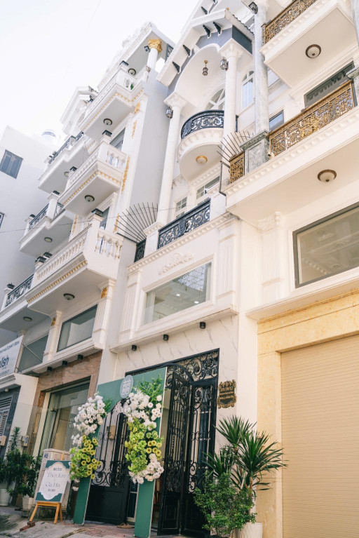 Bán nhà 5 Tầng, Hẻm ôtô, giá 7.7 tỷ Phường Bình Hưng Hòa , Bình Tân.