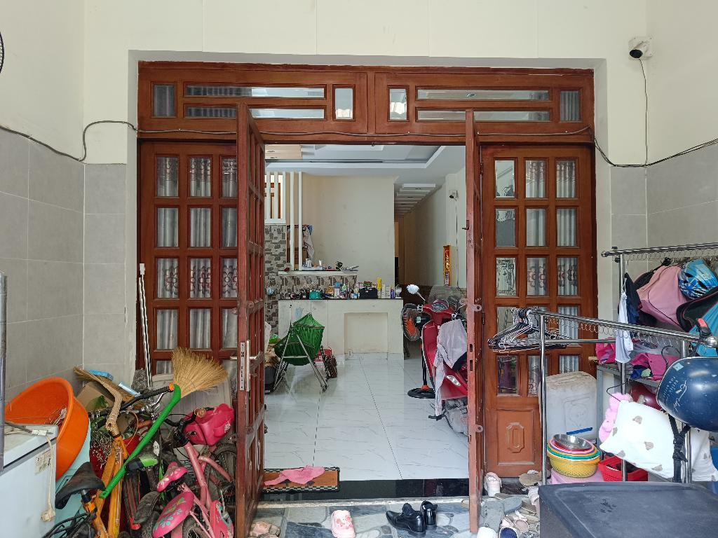 Nhà 2 Tầng, Hẻm ôtô, giá 5.95 tỷ Phường BHH, Bình Tân.